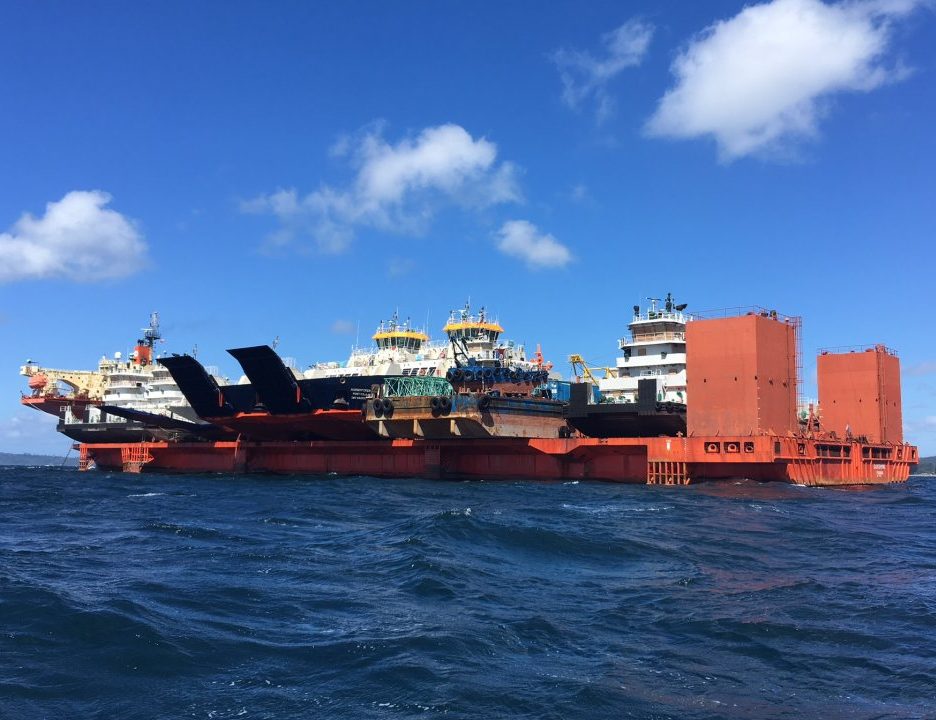 Motonave Sun Shine descargó cuatro barcazas para la conectividad austral