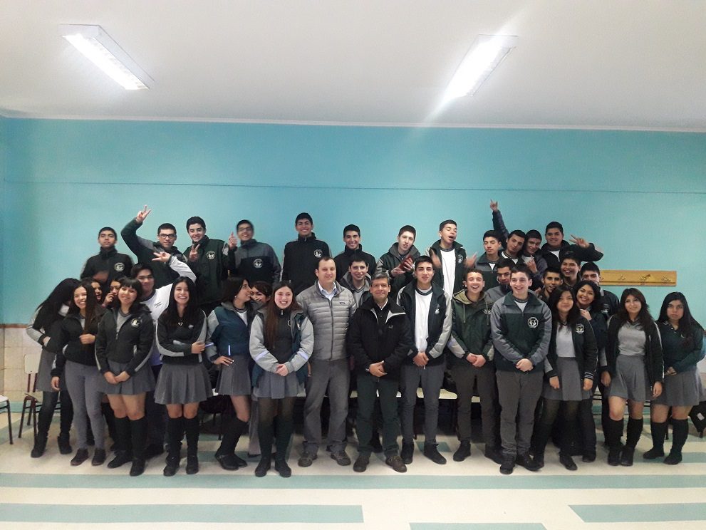 SalmonChile junto a ONG Canales consolidan programa de relacionamiento con Liceos Acuícolas