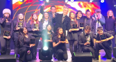 Jóvenes talentos de Quellón compartieron escenario con Luis Jara ante cerca de 400 personas